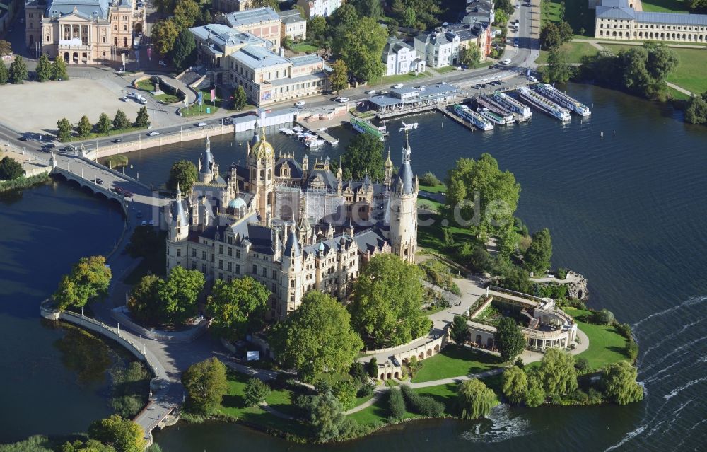 Luftbild Schwerin - Schweriner Schloß , Sitz des Landtages in der Landeshauptstadt von Mecklenburg-Vorpommern