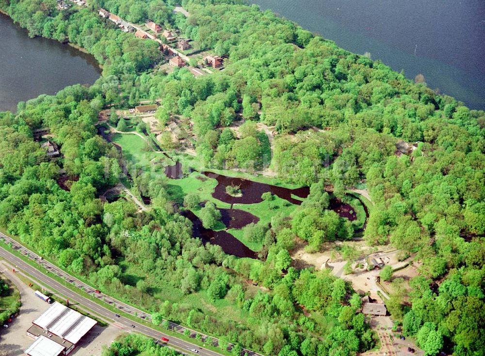 Luftaufnahme Schwerin / Mecklenburg - Vorpommern - Schweriner Zoo.