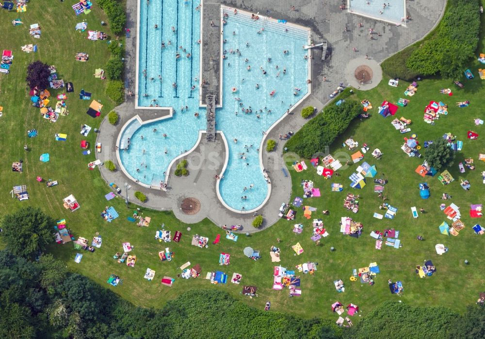 Herne von oben - Schwimmbad Südpool in Herne im Bundesland Nordrhein-Westfalen