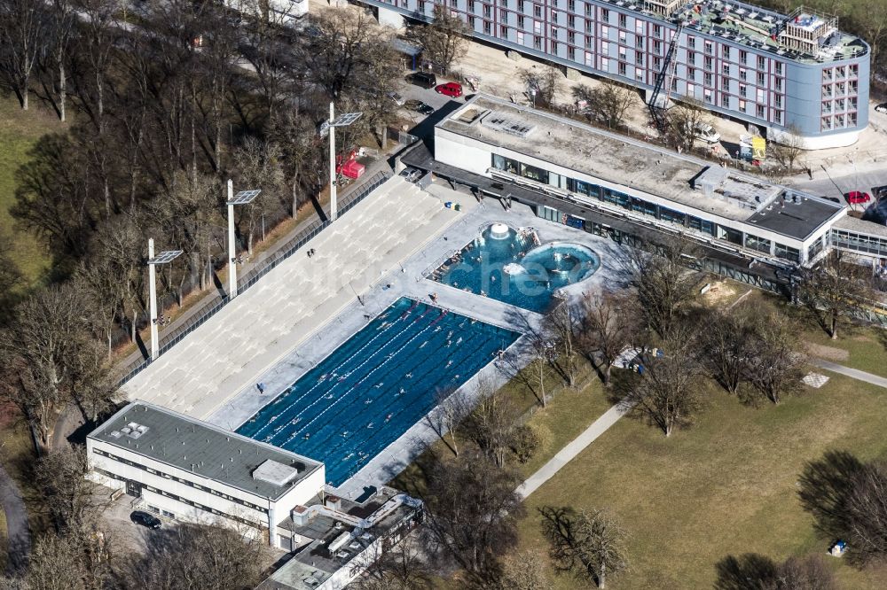 Luftbild München - Schwimmbecken des Freibades Dantebad in München im Bundesland Bayern, Deutschland