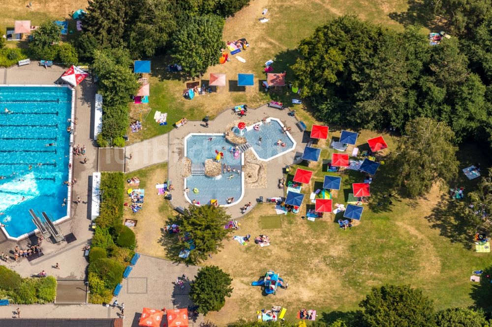 Luftbild Drensteinfurt - Schwimmbecken des Freibades Erlbad Im Erlfeld in Drensteinfurt im Bundesland Nordrhein-Westfalen, Deutschland