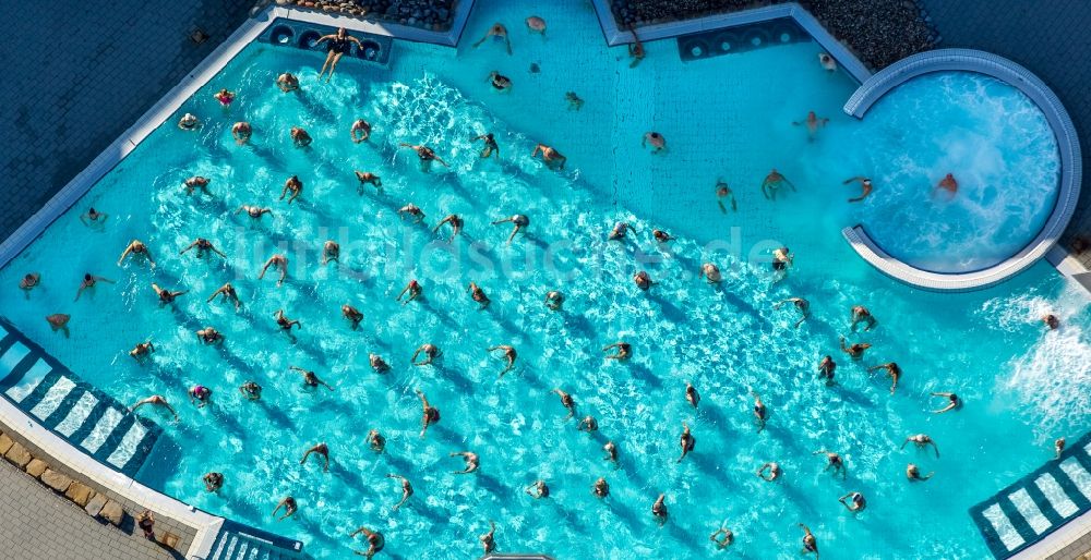 Hamm aus der Vogelperspektive: Schwimmbecken des Freibades der Erlebnistherme Maximare Bad Hamm GmbH in Hamm im Bundesland Nordrhein-Westfalen