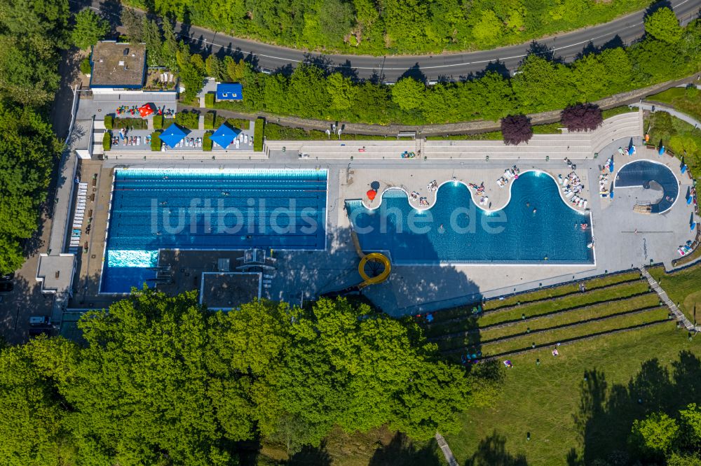 Witten aus der Vogelperspektive: Schwimmbecken des Freibades des Freibad Annen an der Herdecker Str in Witten im Bundesland Nordrhein-Westfalen - NRW, Deutschland