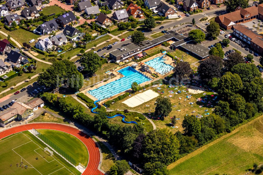 Luftbild Haltern am See - Schwimmbecken des Freibades Freibad Sythen in Sythen im Bundesland Nordrhein-Westfalen, Deutschland