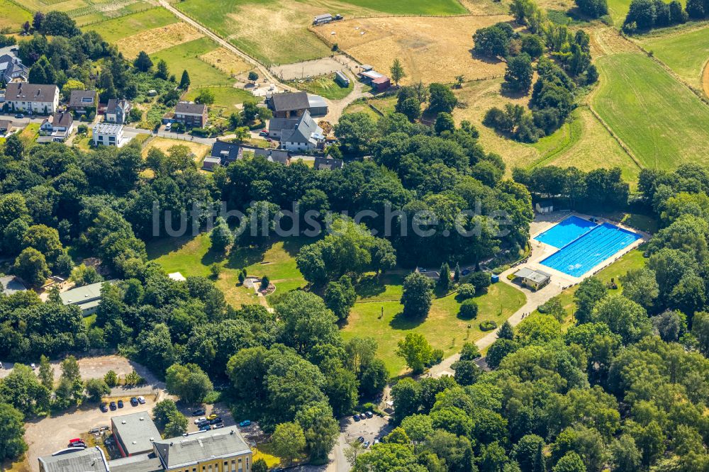 Luftaufnahme Dortmund - Schwimmbecken des Freibades Freibad Wellinghofen in Dortmund im Bundesland Nordrhein-Westfalen, Deutschland