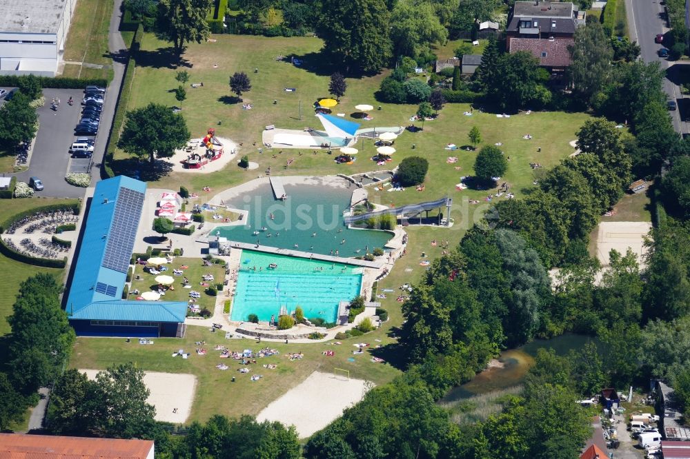 Luftbild Göttingen - Schwimmbecken des Freibades Grone in Göttingen im Bundesland Niedersachsen