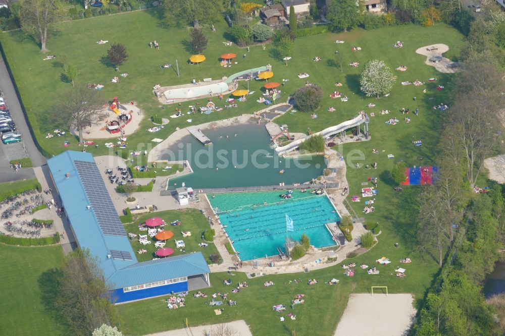 Luftaufnahme Göttingen - Schwimmbecken des Freibades Grone in Göttingen im Bundesland Niedersachsen, Deutschland