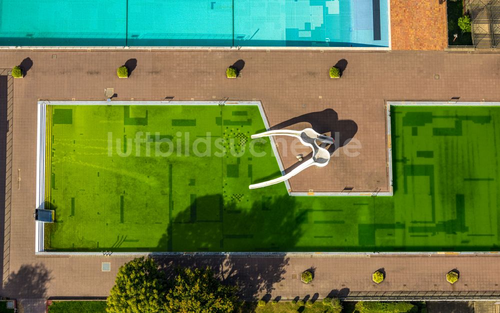 Essen von oben - Schwimmbecken des Freibades Grugabad in Essen im Bundesland Nordrhein-Westfalen