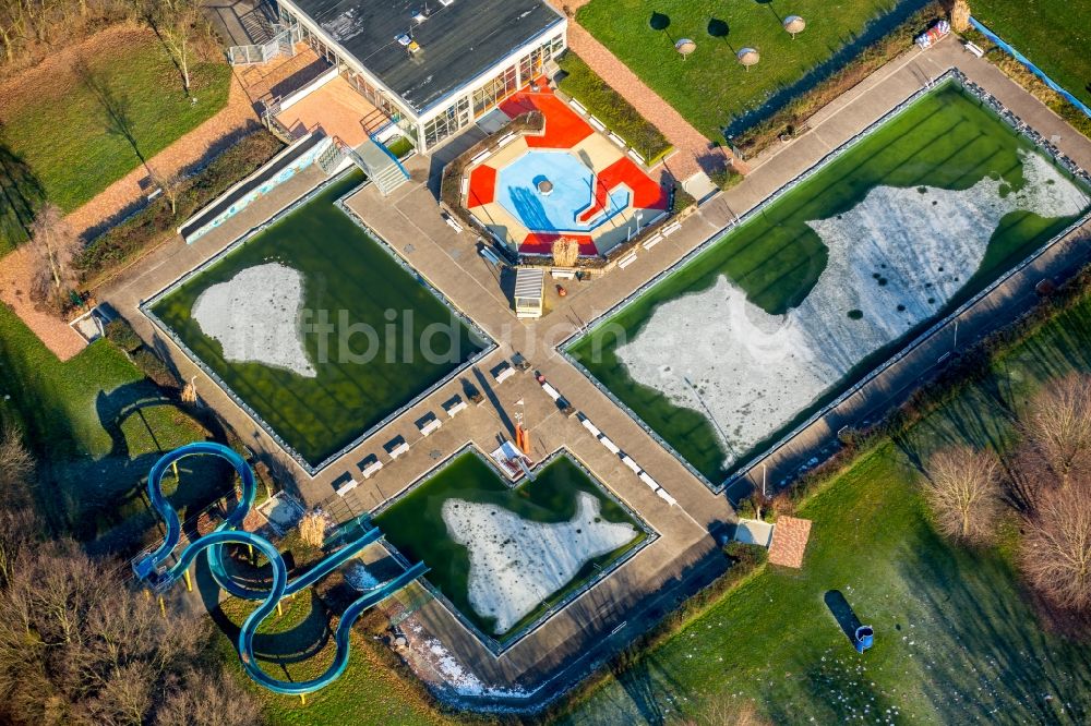 Hamm aus der Vogelperspektive: Schwimmbecken des Freibades Süd in Hamm im Bundesland Nordrhein-Westfalen