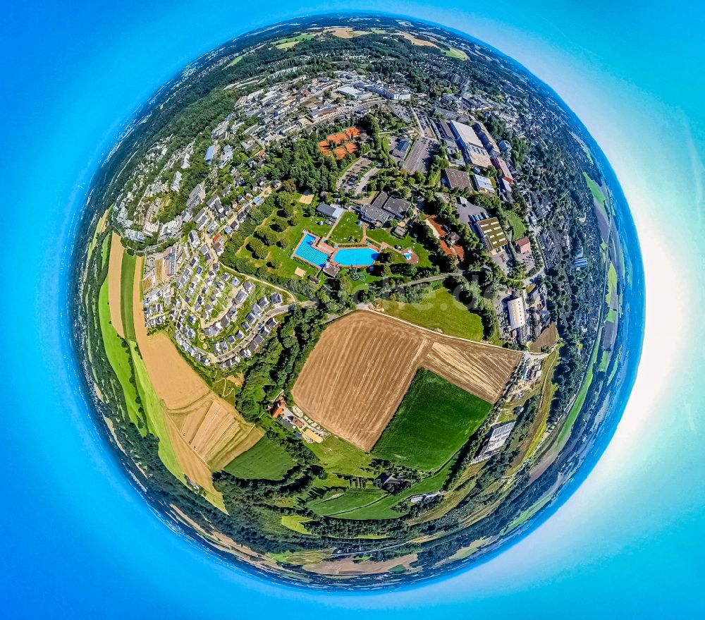 Luftbild Heiligenhaus - Schwimmbecken des Freibades HeljensBad in Heiligenhaus im Bundesland Nordrhein-Westfalen