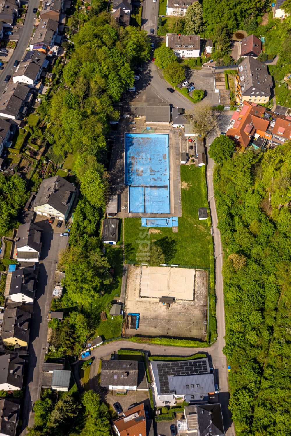 Luftbild Hohenlimburg - Schwimmbecken des Freibades Hohenlimburger Schwimmverein e.V. am Hasselbach in Hohenlimburg im Bundesland Nordrhein-Westfalen