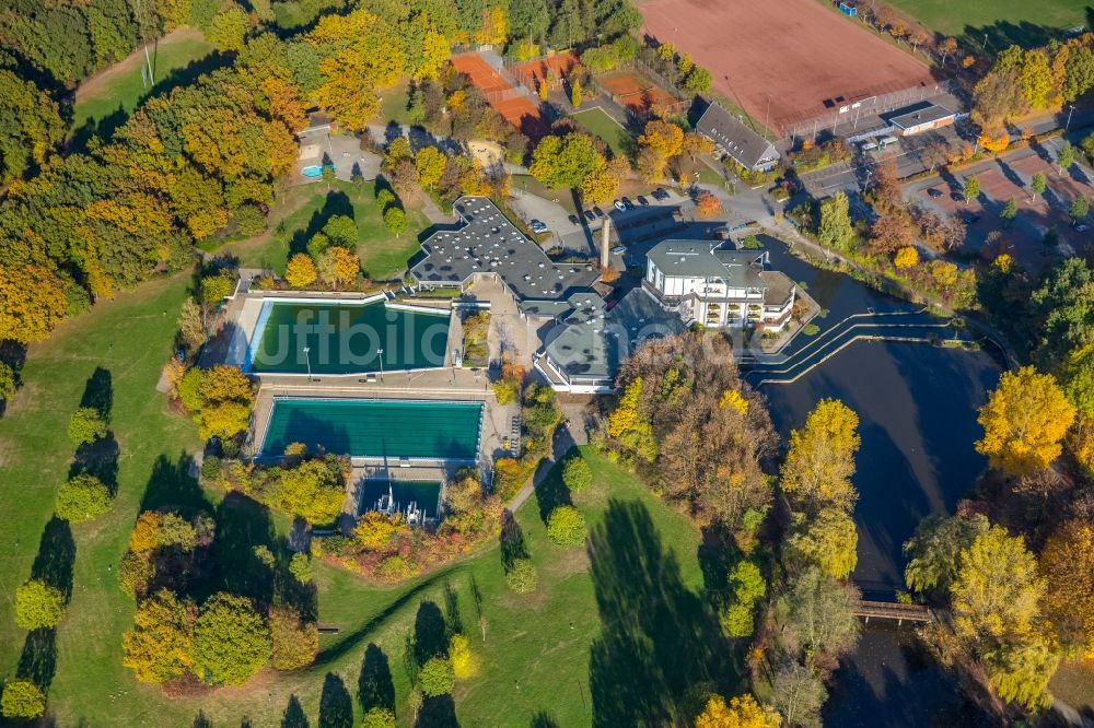 Hamm von oben - Schwimmbecken des Freibades und Hotel- Anlage Selbachpark im Stadtteil Pelkum in Hamm im Bundesland Nordrhein-Westfalen