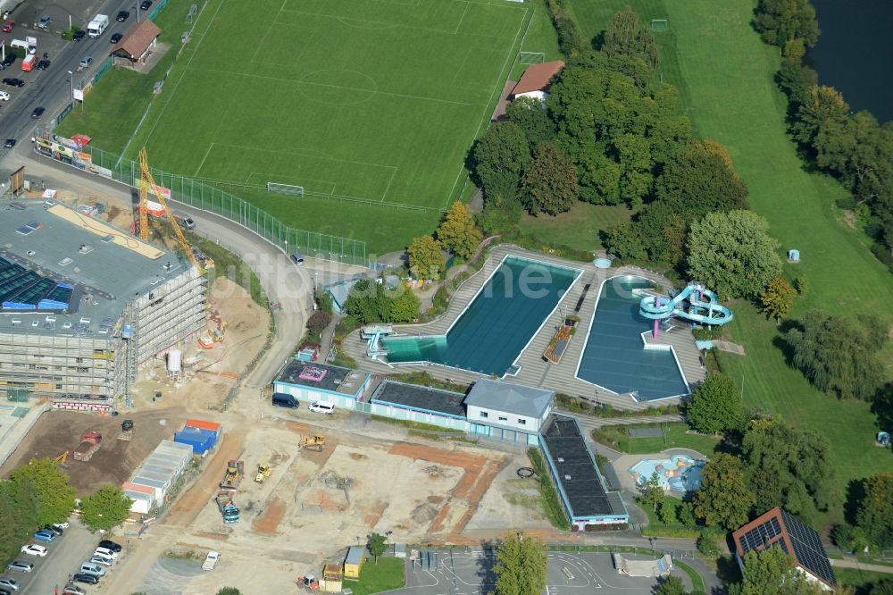 Luftaufnahme Lohr am Main - Schwimmbecken des Freibades Jahnstraße in Lohr am Main im Bundesland Bayern