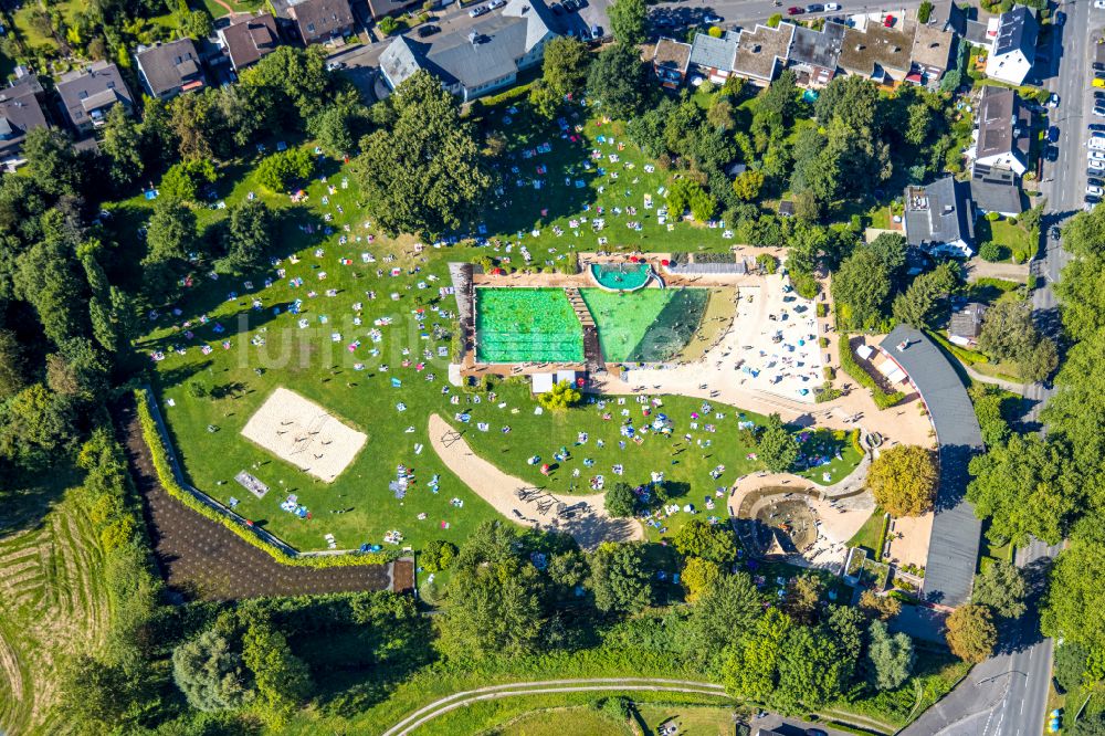 Dortmund aus der Vogelperspektive: Schwimmbecken des Freibades Naturfreibad Froschloch in Dortmund im Bundesland Nordrhein-Westfalen, Deutschland