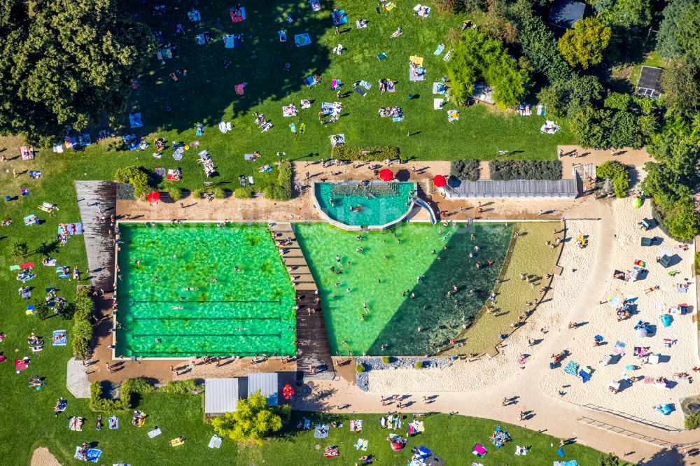 Dortmund aus der Vogelperspektive: Schwimmbecken des Freibades Naturfreibad Froschloch in Dortmund im Bundesland Nordrhein-Westfalen, Deutschland