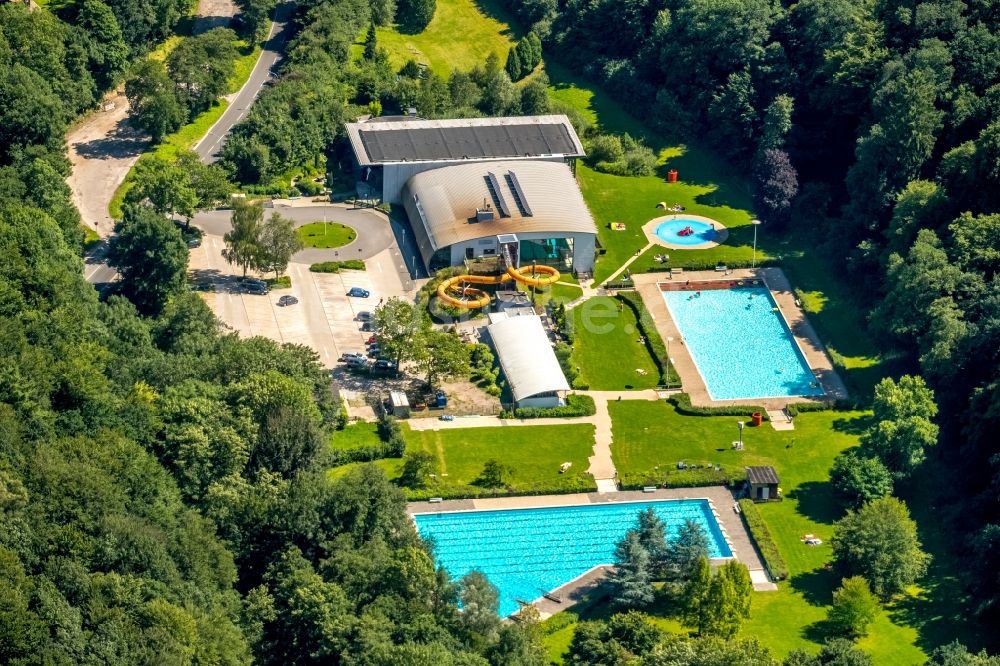 Luftbild Ennepetal - Schwimmbecken des Freibades Platsch an der Mittelstraße in Ennepetal im Bundesland Nordrhein-Westfalen - NRW, Deutschland