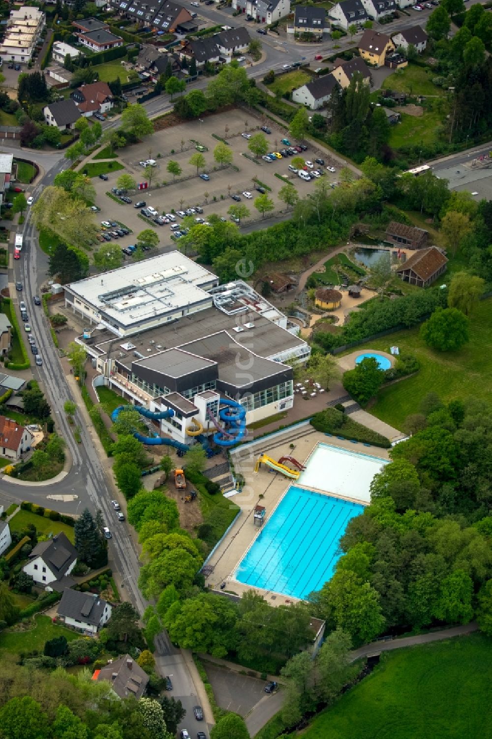 Gevelsberg von oben - Schwimmbecken des Freibades Schwimm In in Gevelsberg im Bundesland Nordrhein-Westfalen