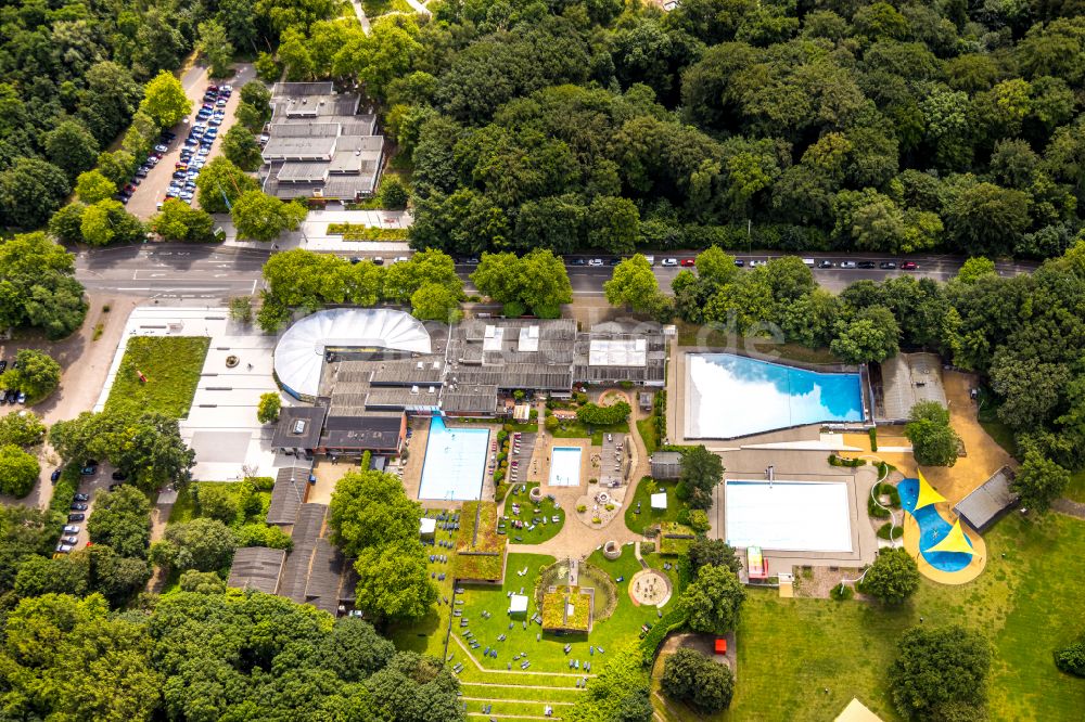 Luftaufnahme Oberhausen - Schwimmbecken des Freibades Solbad Vonderort in Oberhausen im Bundesland Nordrhein-Westfalen, Deutschland