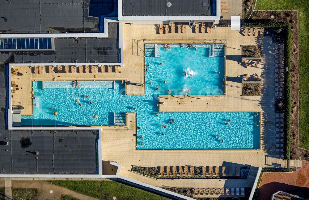 Werne von oben - Schwimmbecken des Freibades Solebad casa medici im Ortsteil Ruhr Metropolitan Area in Werne im Bundesland Nordrhein-Westfalen