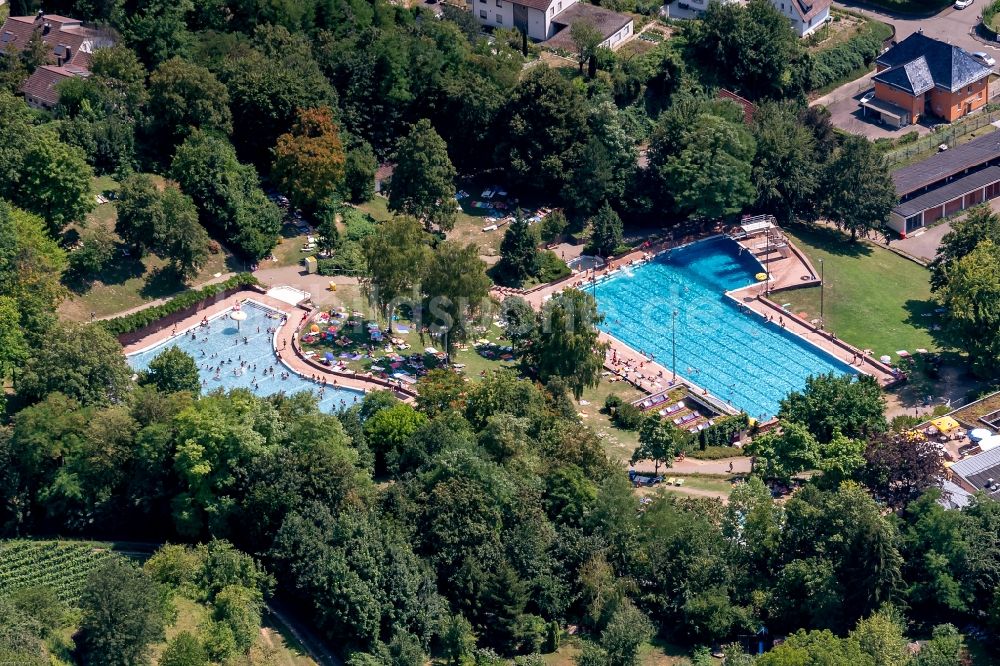 Luftbild Lahr/Schwarzwald - Schwimmbecken des Freibades Terassenbad in Lahr/Schwarzwald im Bundesland Baden-Württemberg, Deutschland