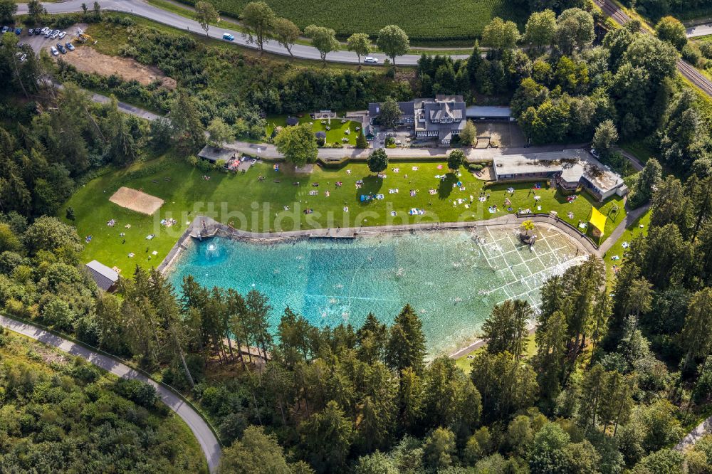 Luftbild Gudenhagen - Schwimmbecken des Freibades Waldfreibad in Gudenhagen im Bundesland Nordrhein-Westfalen, Deutschland