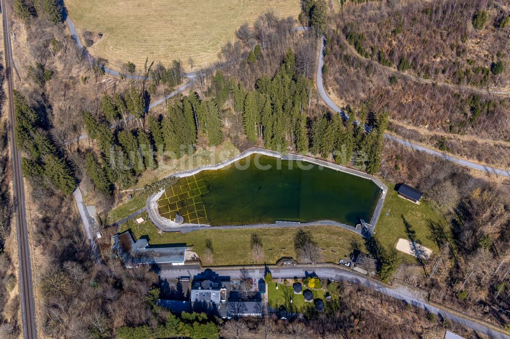 Luftaufnahme Gudenhagen - Schwimmbecken des Freibades Waldfreibad in Gudenhagen im Bundesland Nordrhein-Westfalen, Deutschland