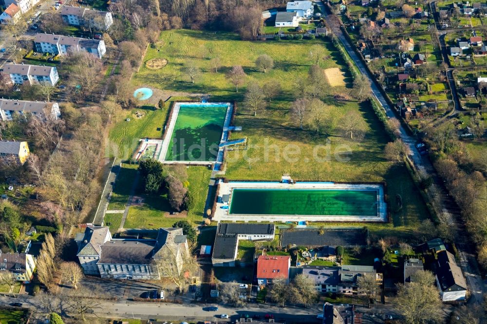 Luftaufnahme Bochum - Schwimmbecken des Freibades WasserWelten Bochum Werne im Ortsteil Werne in Bochum im Bundesland Nordrhein-Westfalen, Deutschland