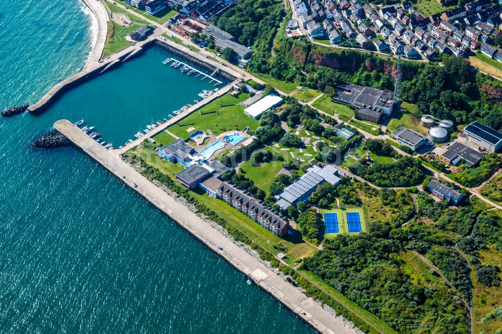 Luftbild Helgoland - Schwimmbecken des Hallen und Freibades Mare Frisicum - SPA HELGOLAND in Helgoland im Bundesland Schleswig-Holstein, Deutschland