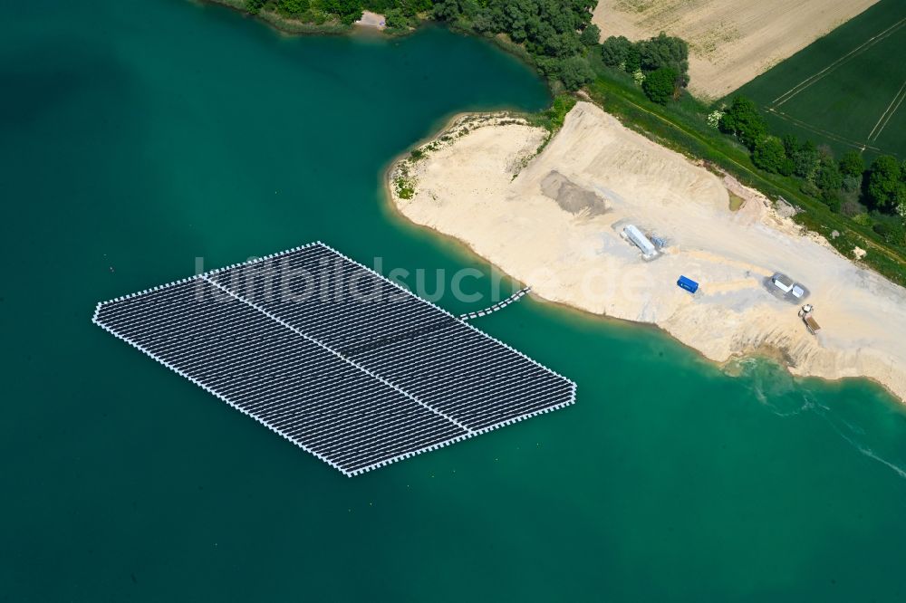 Luftaufnahme Waldsee - Schwimmendes Solarkraftwerk und Photovoltaik- Anlagen in Waldsee im Bundesland Rheinland-Pfalz, Deutschland