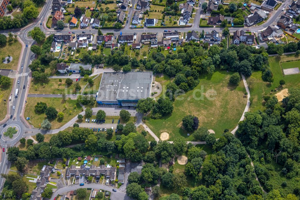 Luftaufnahme Castrop-Rauxel - Schwimmhalle in Castrop-Rauxel im Bundesland Nordrhein-Westfalen, Deutschland