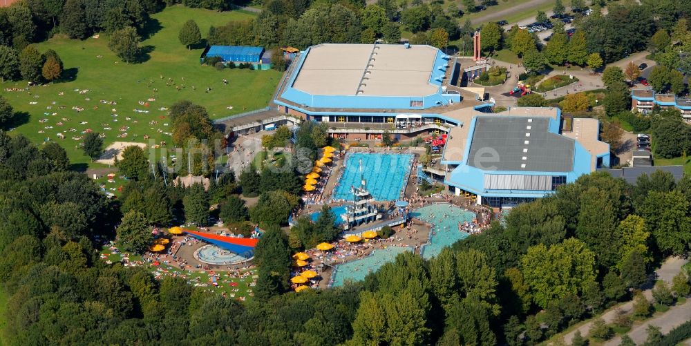 Gelsenkirchen von oben - Schwimmhalle, Freibad und Emscher-Lippe-Halle in Gelsenkirchen im Bundesland Nordrhein-Westfalen