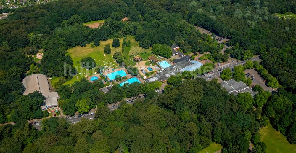 Luftbild Oberhausen - Schwimmhalle und Schwimmbecken des Freibades Solbad Vonderort in Oberhausen im Bundesland Nordrhein-Westfalen