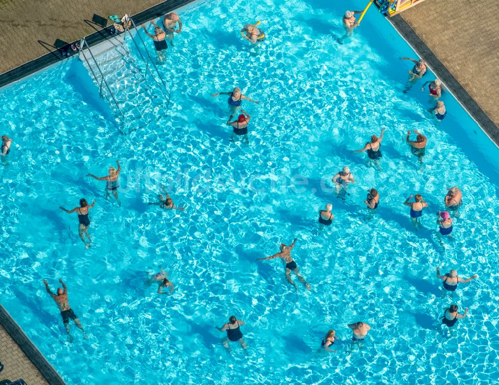 Luftaufnahme Rothebusch - Schwimmhalle und Schwimmbecken des Freibades Solbad Vonderort in Rothebusch im Bundesland Nordrhein-Westfalen