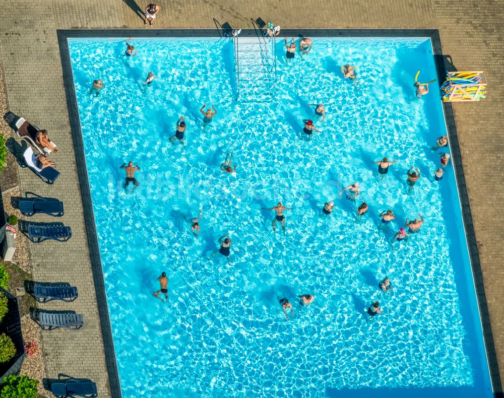 Rothebusch von oben - Schwimmhalle und Schwimmbecken des Freibades Solbad Vonderort in Rothebusch im Bundesland Nordrhein-Westfalen