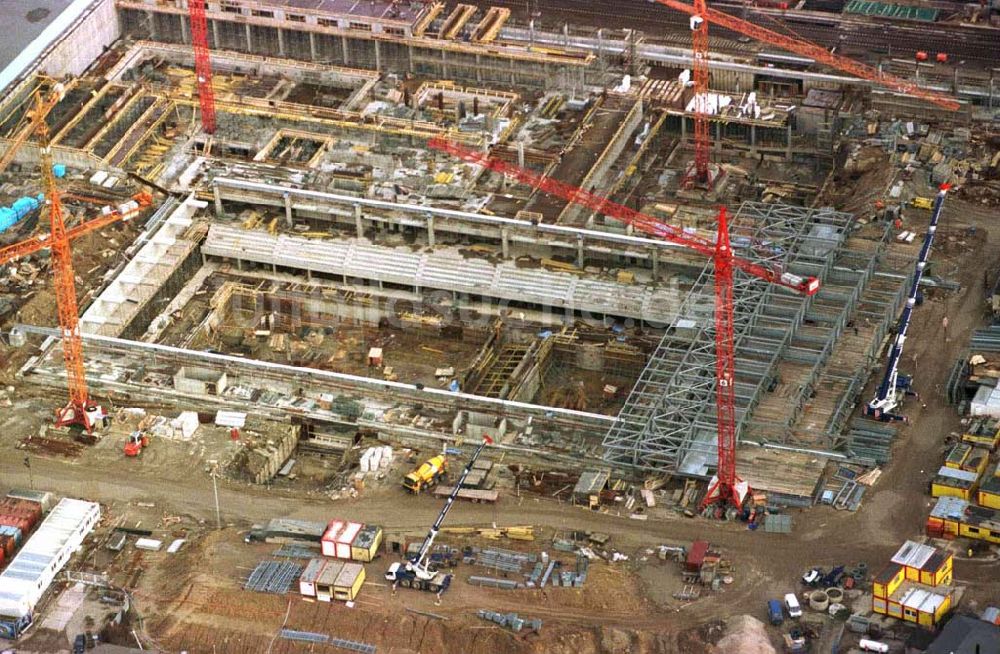 Luftbild Berlin - Schwimmhallenbau an der Landsberger Allee