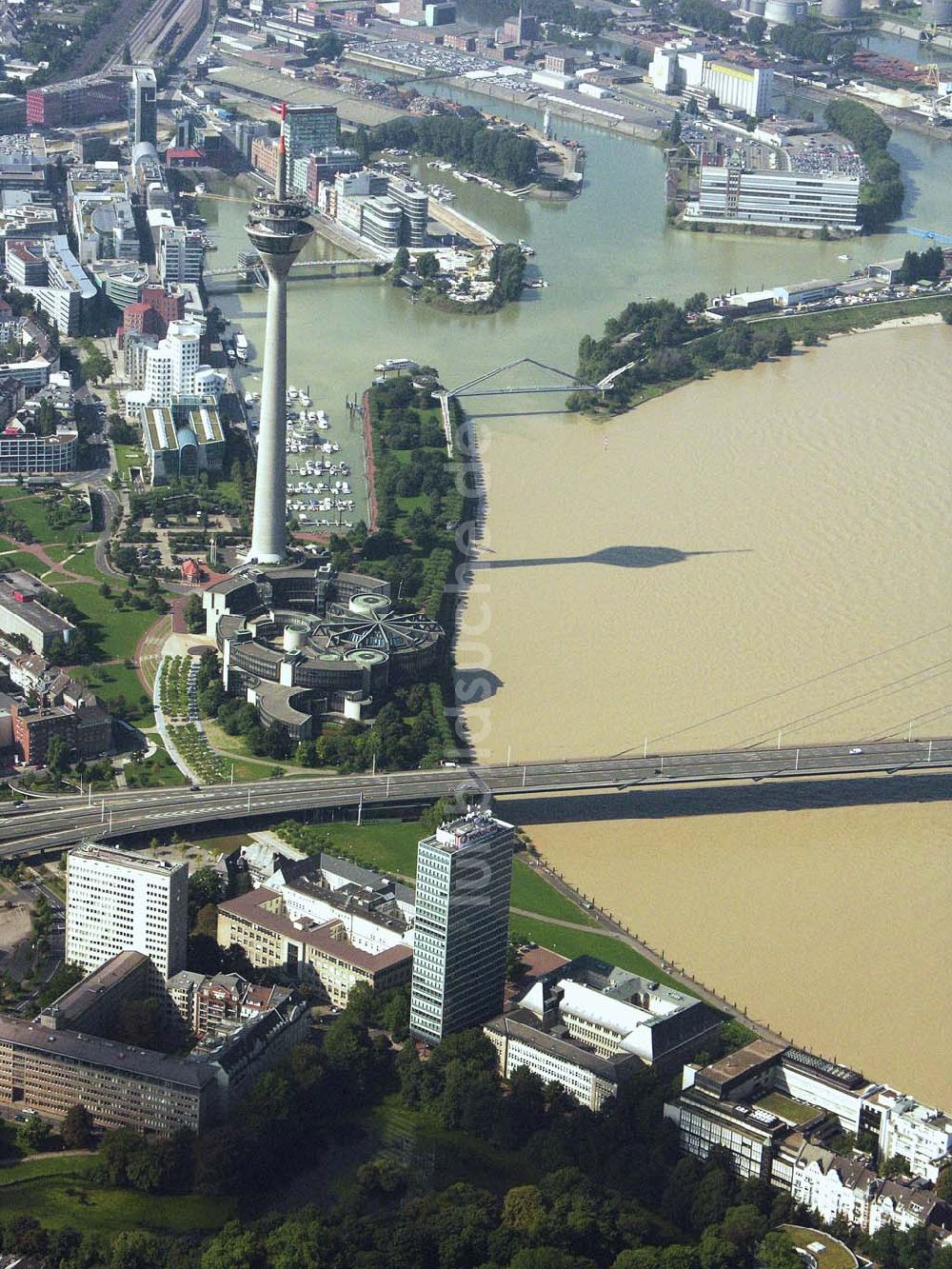 Luftaufnahme Düsseldorf (NRW) - Südliche Rheinpromenade - Düsseldorf (NRW)