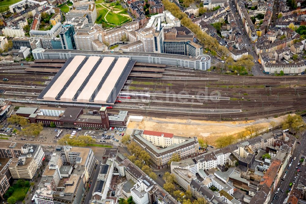 Düsseldorf von oben - Südlicher Bereich am Hauptbahnhof Düsseldorf im Bundesland Nordrhein-Westfalen