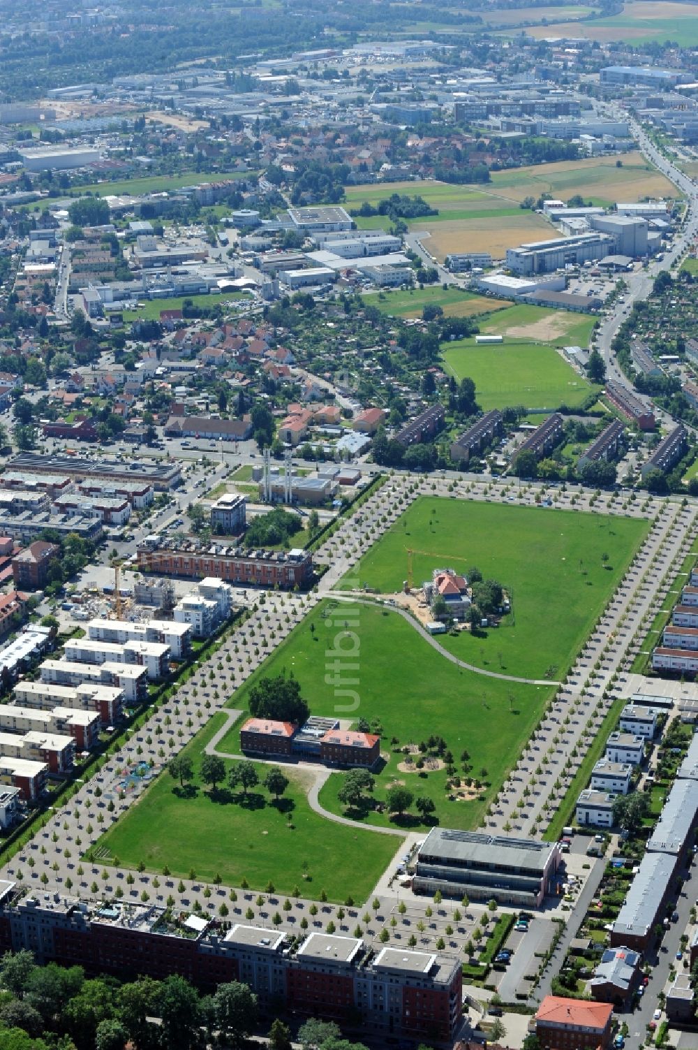 Fürth von oben - Südstadtpark Fürth im Bundesland Bayern