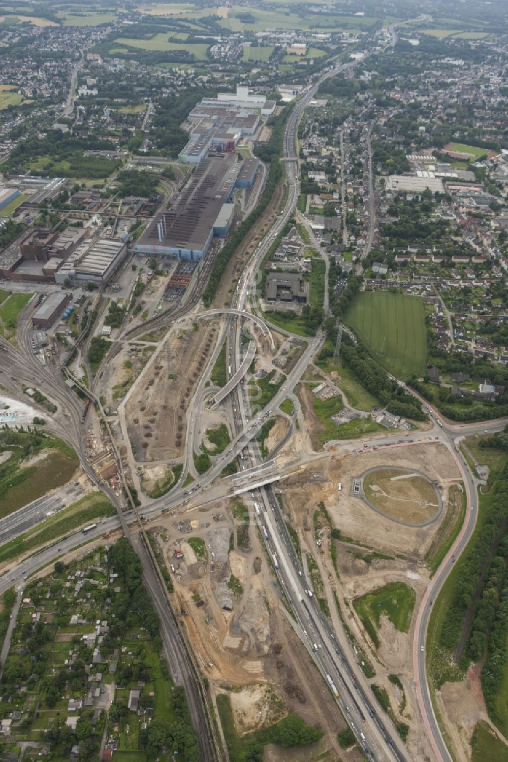 Bochum OT Stahlhausen von oben - Sechsstreifiger Ausbau der A40 zwischen den Anschlussstellen Gelsenkirchen und Bochum-Stahlhausen