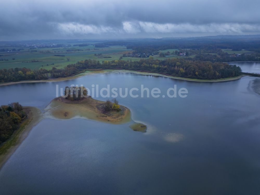 Moritzburg von oben - See Großteich in einem Waldgebiet in Moritzburg im Bundesland Sachsen, Deutschland