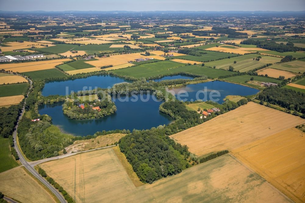 Luftbild Wadersloh - See- Insel auf dem Baggersee in Wadersloh im Bundesland Nordrhein-Westfalen, Deutschland