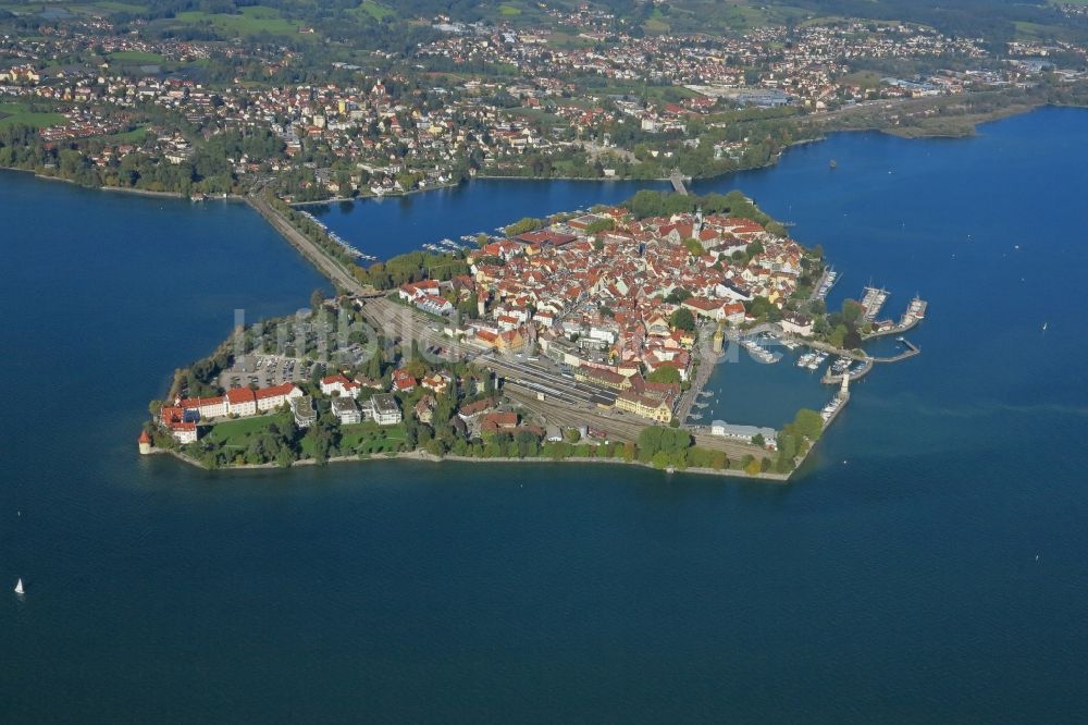 Lindau (Bodensee) aus der Vogelperspektive: See- Insel auf dem Bodensee in Lindau (Bodensee) im Bundesland Bayern, Deutschland