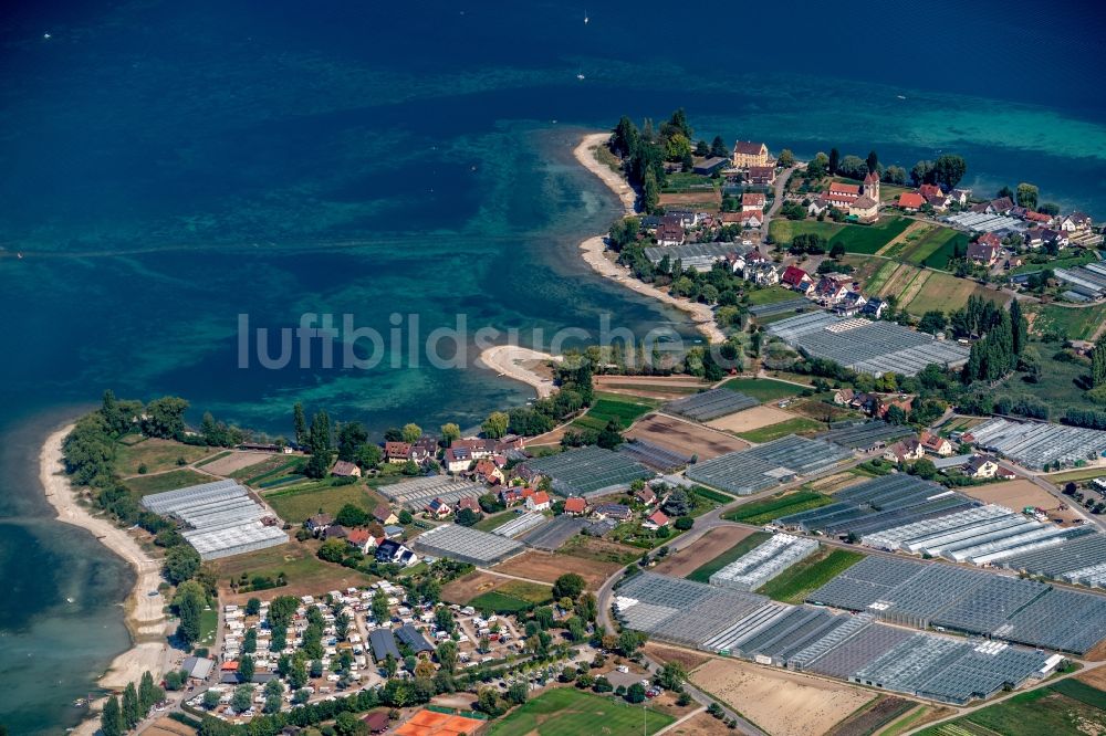 Reichenau aus der Vogelperspektive: See- Insel auf dem Bodensee in Reichenau im Bundesland Baden-Württemberg, Deutschland