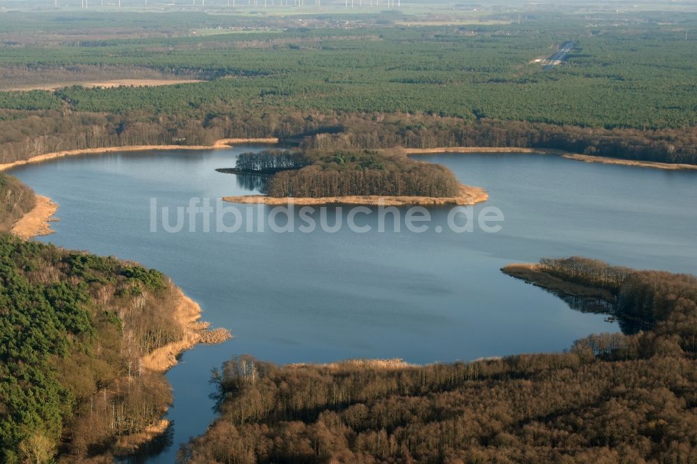 Berkenbrück aus der Vogelperspektive: See- Insel auf dem Dehmsee in Berkenbrück im Bundesland Brandenburg