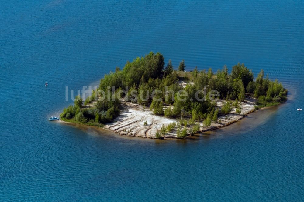 Markkleeberg aus der Vogelperspektive: See- Insel Getzelauer Insel im Markkleeberger See in Markkleeberg im Bundesland Sachsen, Deutschland