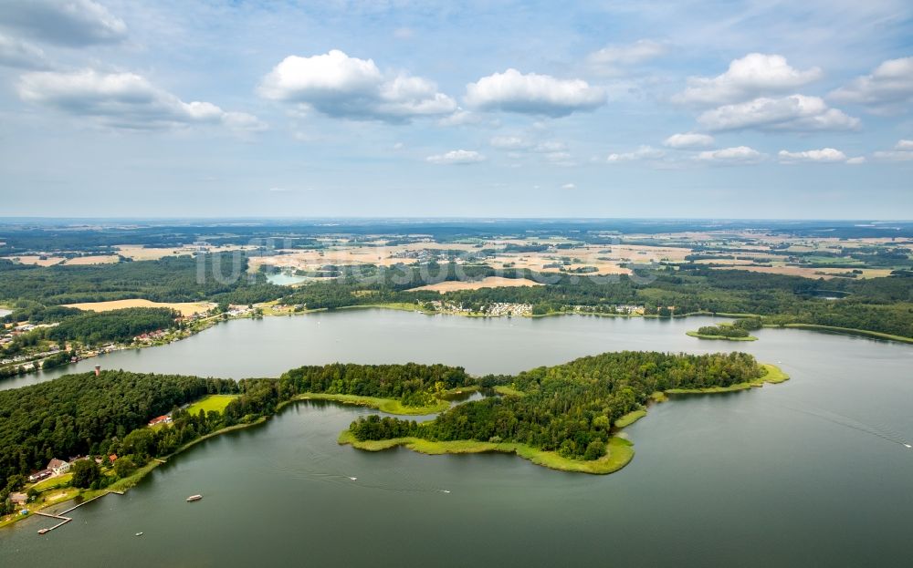 Kuchelmiß von oben - See- Insel auf dem Krakower See in Kuchelmiß im Bundesland Mecklenburg-Vorpommern