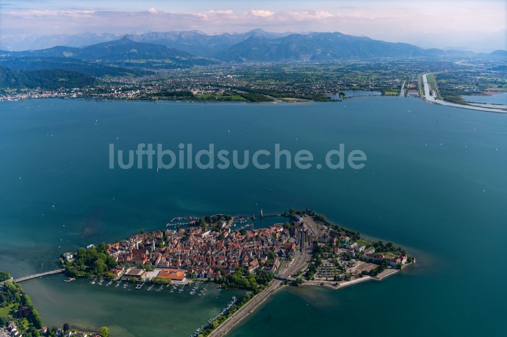 Lindau (Bodensee) von oben - See- Insel Lindau in Lindau (Bodensee) im Bundesland Bayern, Deutschland