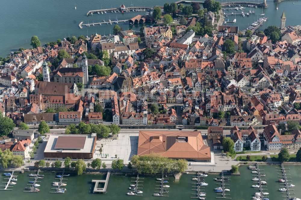 Luftaufnahme Lindau (Bodensee) - See- Insel Lindau in Lindau (Bodensee) im Bundesland Bayern, Deutschland