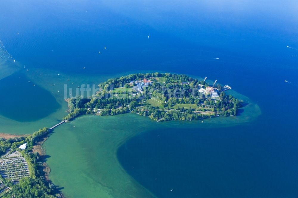 Konstanz aus der Vogelperspektive: See- Insel Mainau auf dem Bodensee in Konstanz im Bundesland Baden-Württemberg, Deutschland