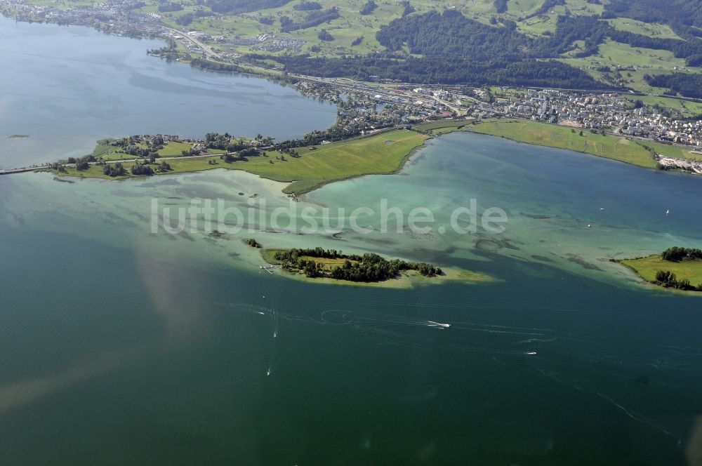 Pfäffikon von oben - See- Insel auf dem Obersee in Pfäffikon in Schweiz